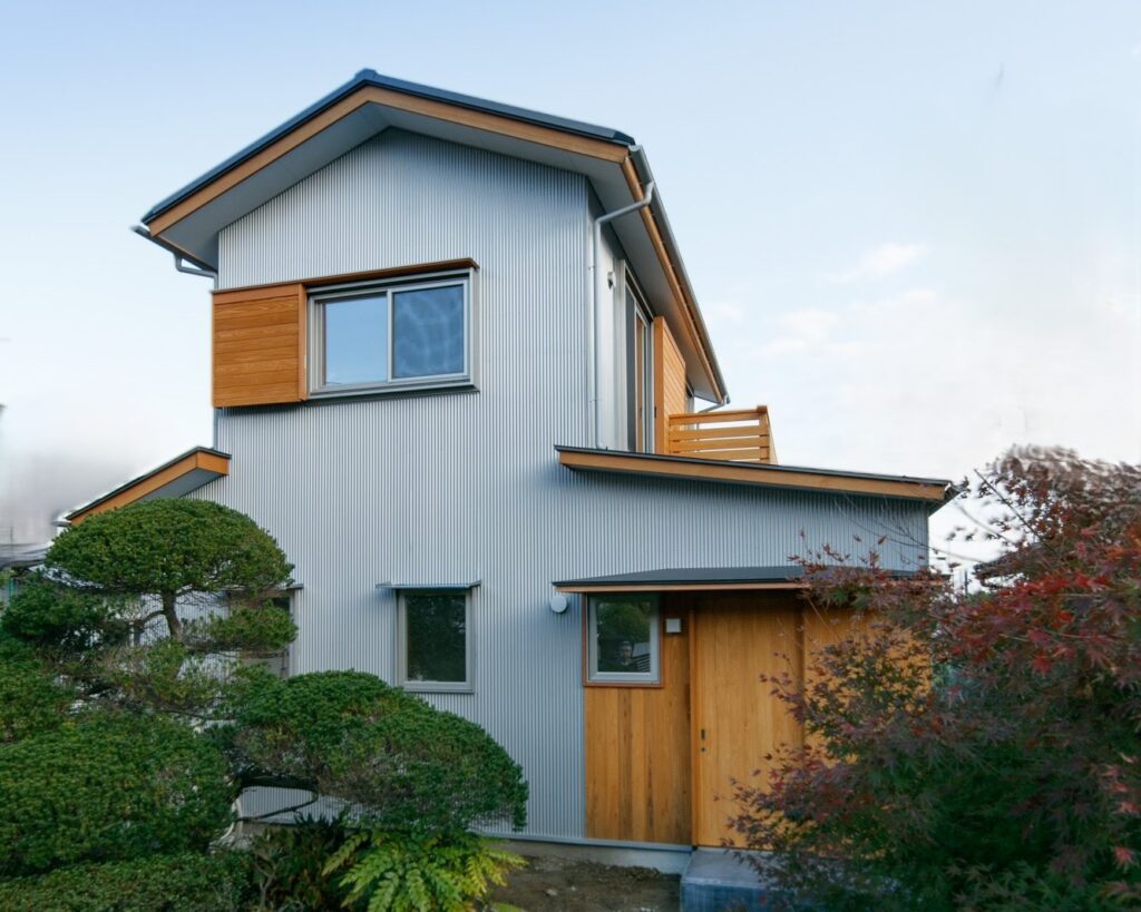 ガルバリウム鋼板小波板を採用した事例