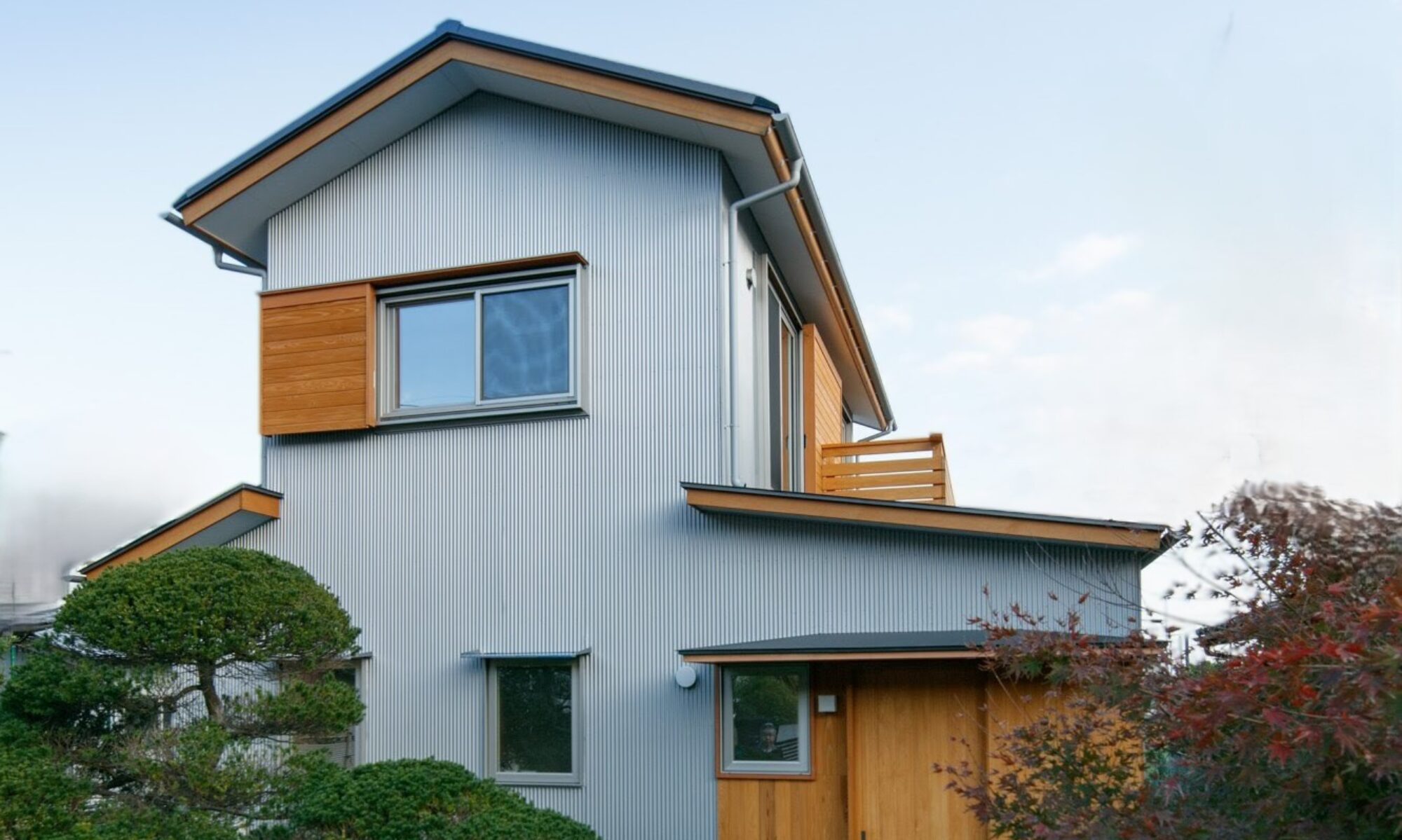 ガルバリウム鋼板小波板を採用した事例