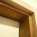 建具枠の新旧の取り合い。新しい部材と古い部材の共存がポイント。