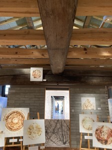 建物を貫くオリジナルの通し梁と新旧の架構 はじまりの美術館 通し梁