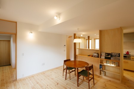 マットな質感の塗り壁は光を綺麗に反射します ビーナスコート施工事例